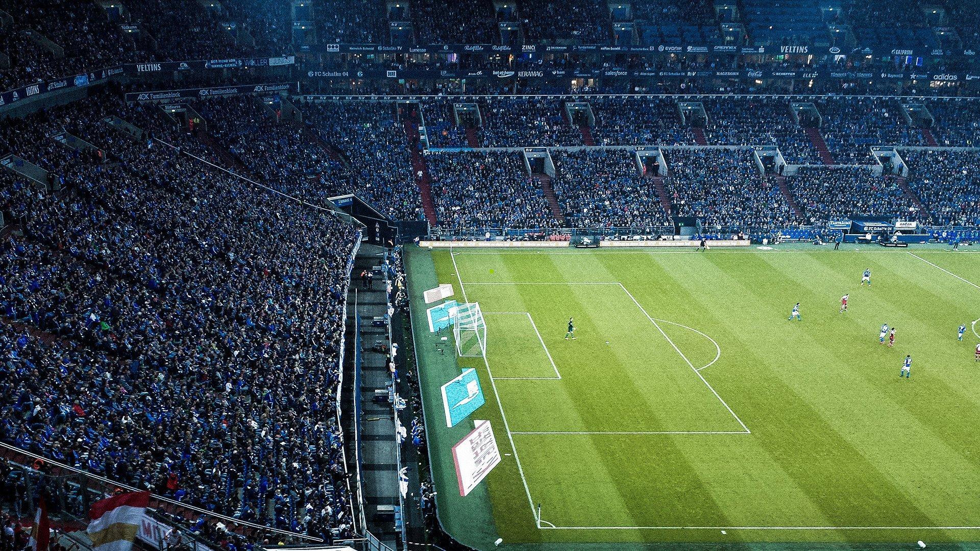 英超54岁名帅戴奇率领诺丁汉森林强势逆袭，7战4胜双线挺进，战术革新点燃希望